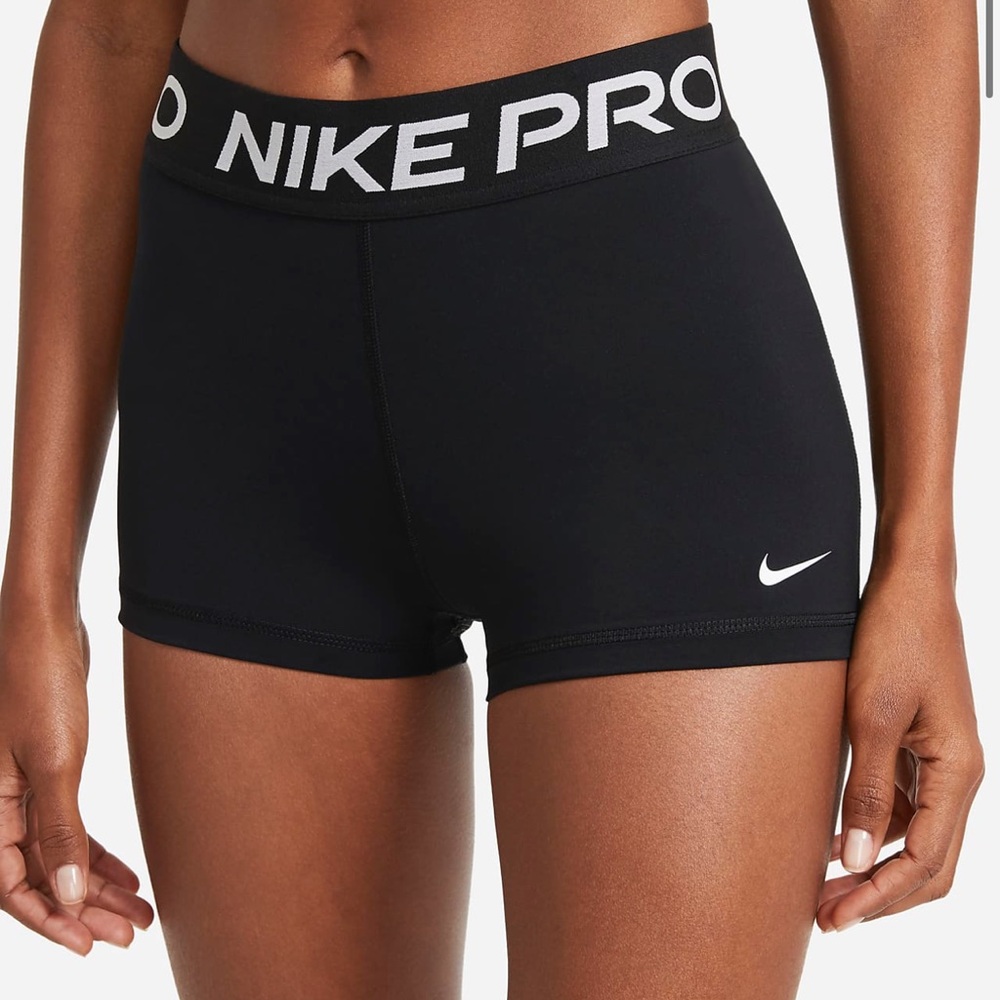 Nike Pro
Women's 3" Shorts